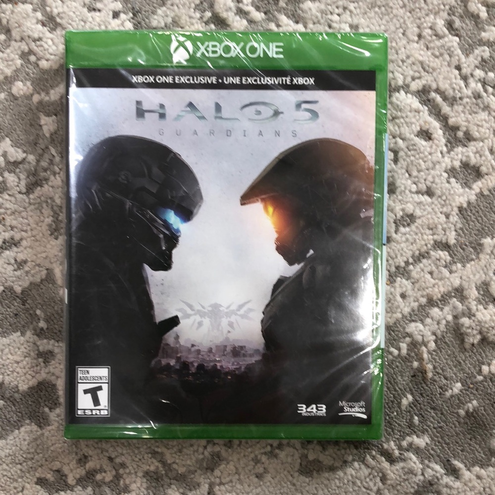 New in package Halo 5 for Xbox One